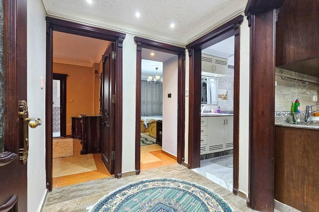 Comfy 2 Bedrooms In 92 Apartment Cairo
