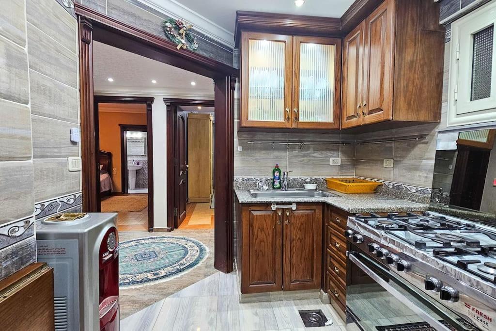 Comfy 2 Bedrooms In 92 Apartment Cairo