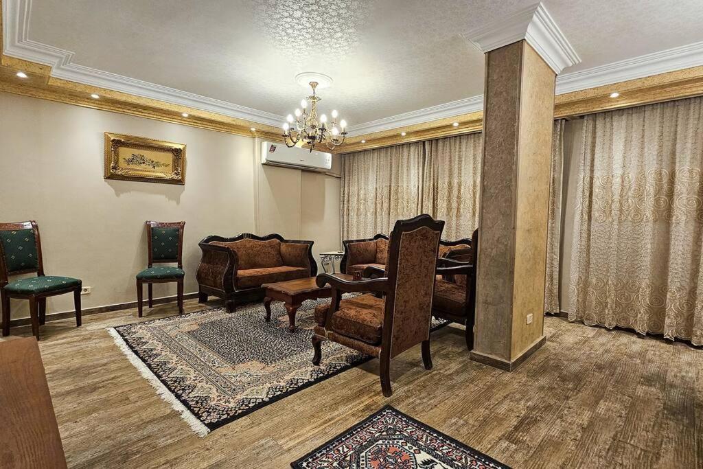 Apartment Comfy 2 Bedrooms In 92